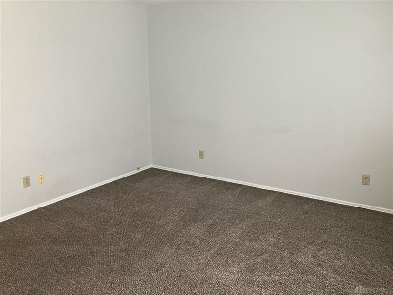 8711 Watergate Drive, Huber Heights, OH 45424 Photo 18