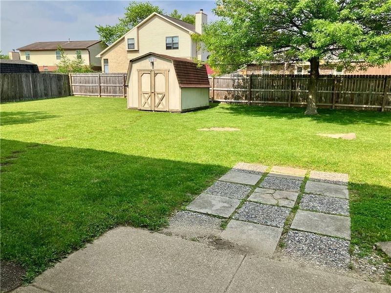 8711 Watergate Drive, Huber Heights, OH 45424 Photo 22