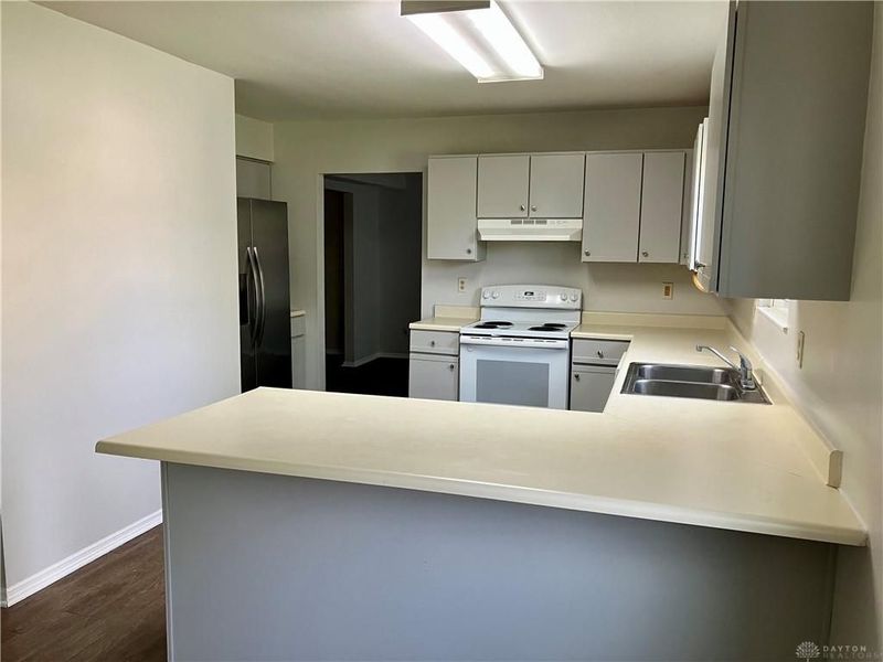 8711 Watergate Drive, Huber Heights, OH 45424 Photo 7