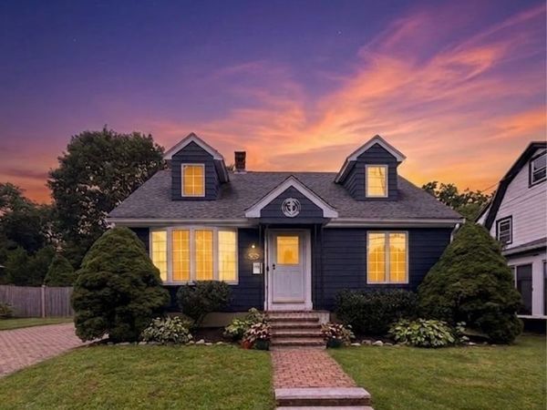 38 1/2 Abington Ave, Peabody, MA 01960
