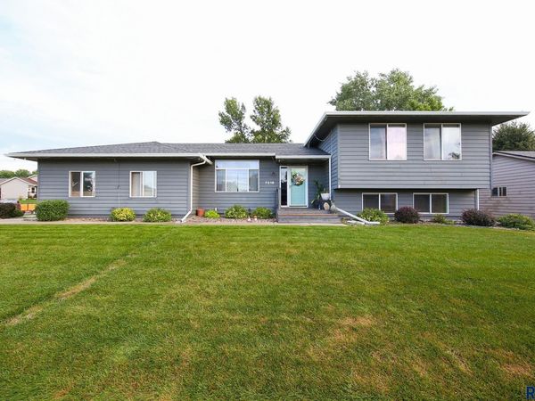 7216 W Strabane St, Sioux Falls, SD 57106