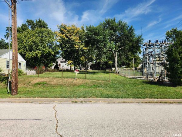 1327 MADISON Street, Quincy, IL 62301