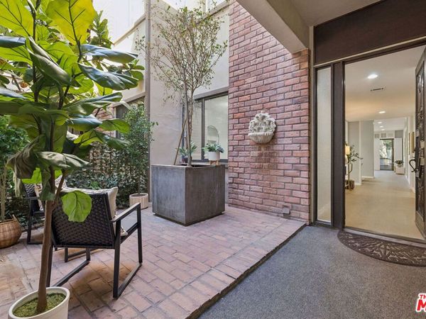 141 S Linden Drive, Unit 104, Beverly Hills, CA 90212