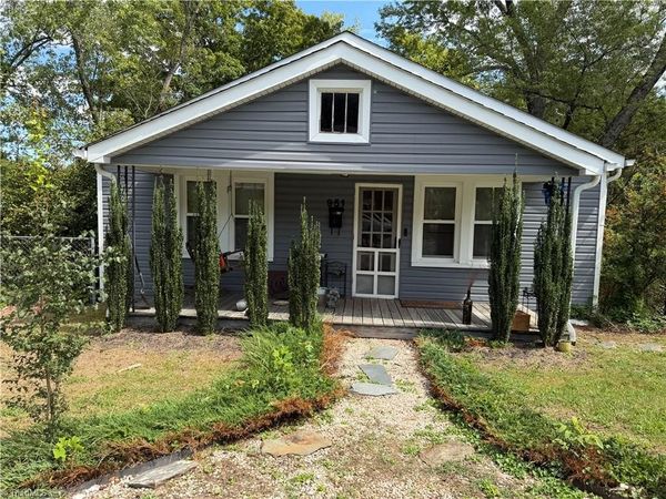 951 Newsome Street, Mount Airy, NC 27030