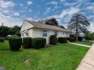 3224 GRAY STREET, LAURELDALE, PA 19605