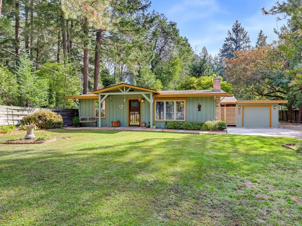 383 Whispering Pines Lane, Grants Pass, OR 97527