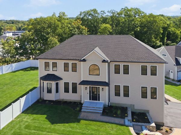 2 Berthold St, Saugus, MA 01906