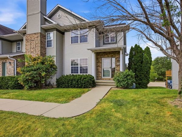 1364 Nicholas Ln , North Liberty, IA 52317
