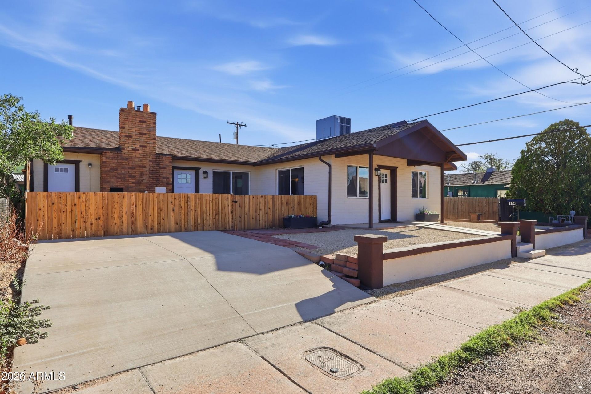 108 E OAK Street, Winslow, AZ 86047