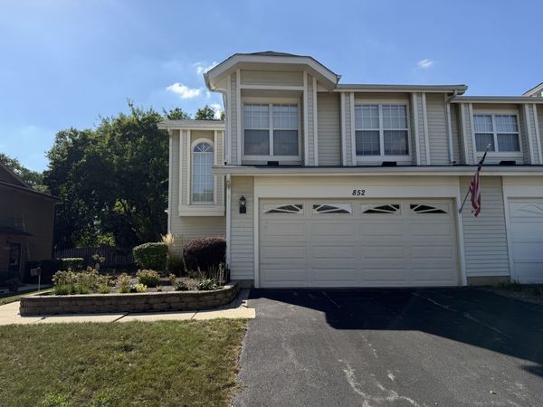 852 Dighton Lane N, Schaumburg, IL 60173