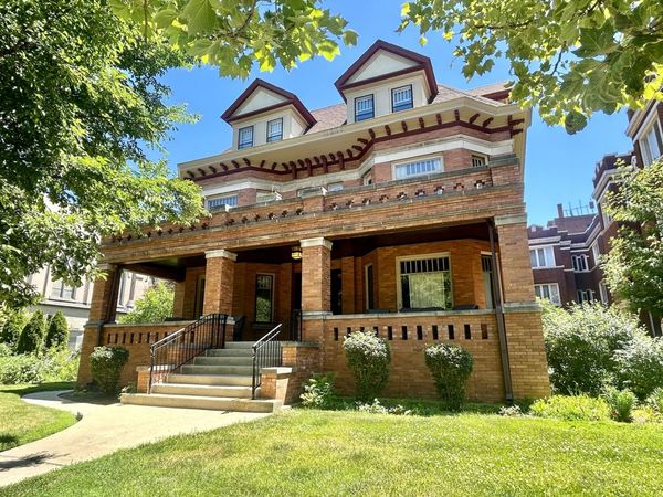 711 Washington Boulevard , Unit 2E, Oak Park, IL 60302