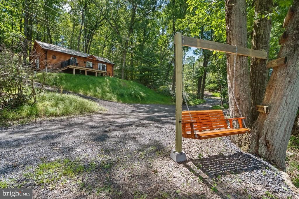 375 RUSTIC, SAYLORSBURG, PA 18353
