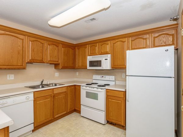 4120 100th Street , Unit 4, Urbandale, IA 50322