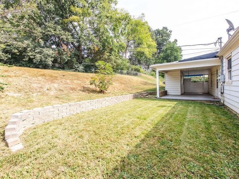 588 Valleyview Drive, Hamilton, OH 45013 Photo 16