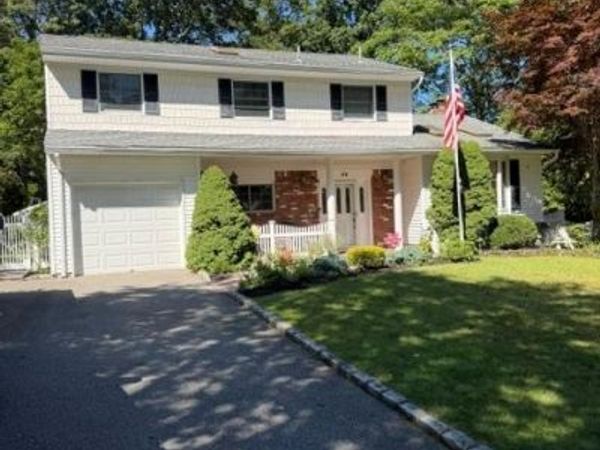 22 Sheryl Crescent Crescent , Smithtown, NY 11787