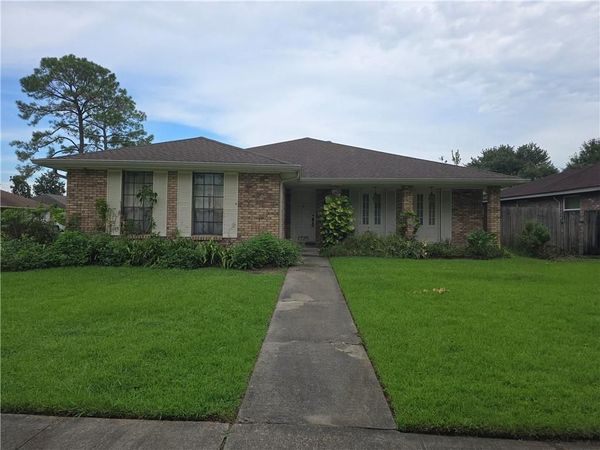 2725 W FRIENDSHIP Drive, Harvey, LA 70058