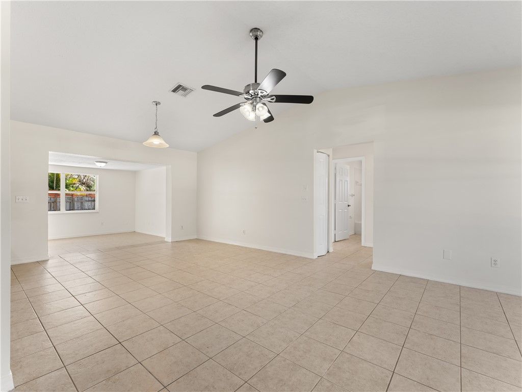 8666 24th Street, Vero Beach, FL 32966 Photo