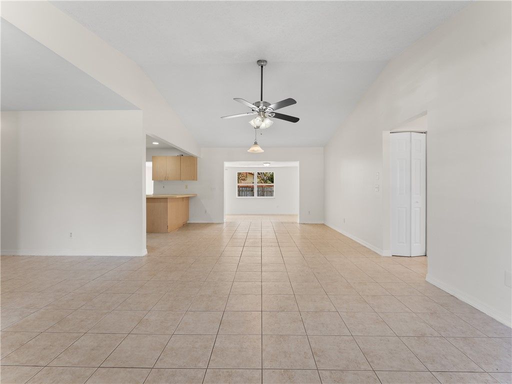 8666 24th Street, Vero Beach, FL 32966 Photo