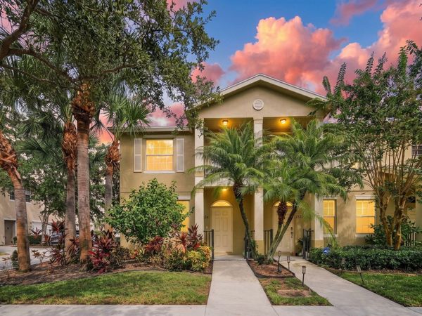 2124 SE Grand Drive, Port St. Lucie, FL 34952