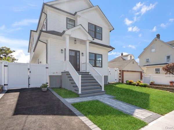 101 Brown Street , Mineola, NY 11501