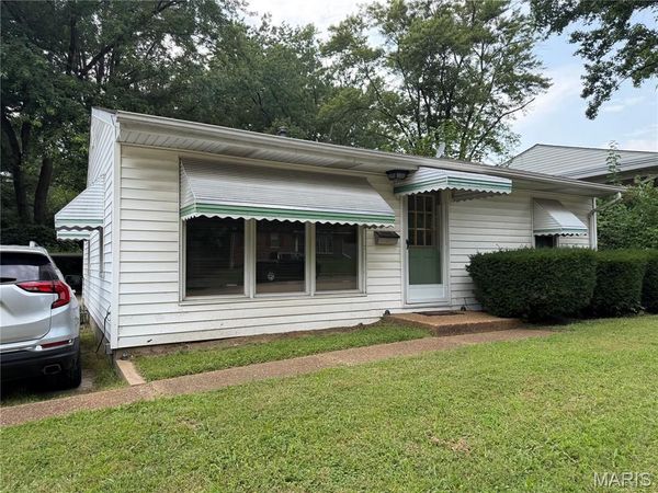 805 N 17th Street , Belleville, IL 62226