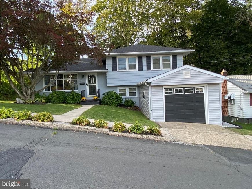 412 Pulaski Drive, Pottsville, PA 17901 Main Photo
