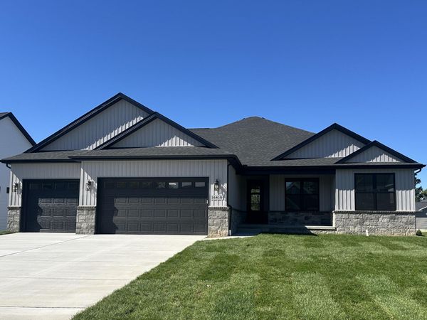 16410 Sleepy Hollow Drive, Fenton, MI 48430