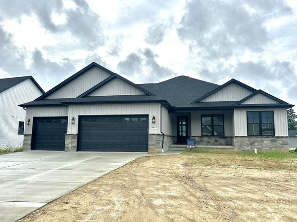 16410 Sleepy Hollow Drive, Fenton, MI 48430