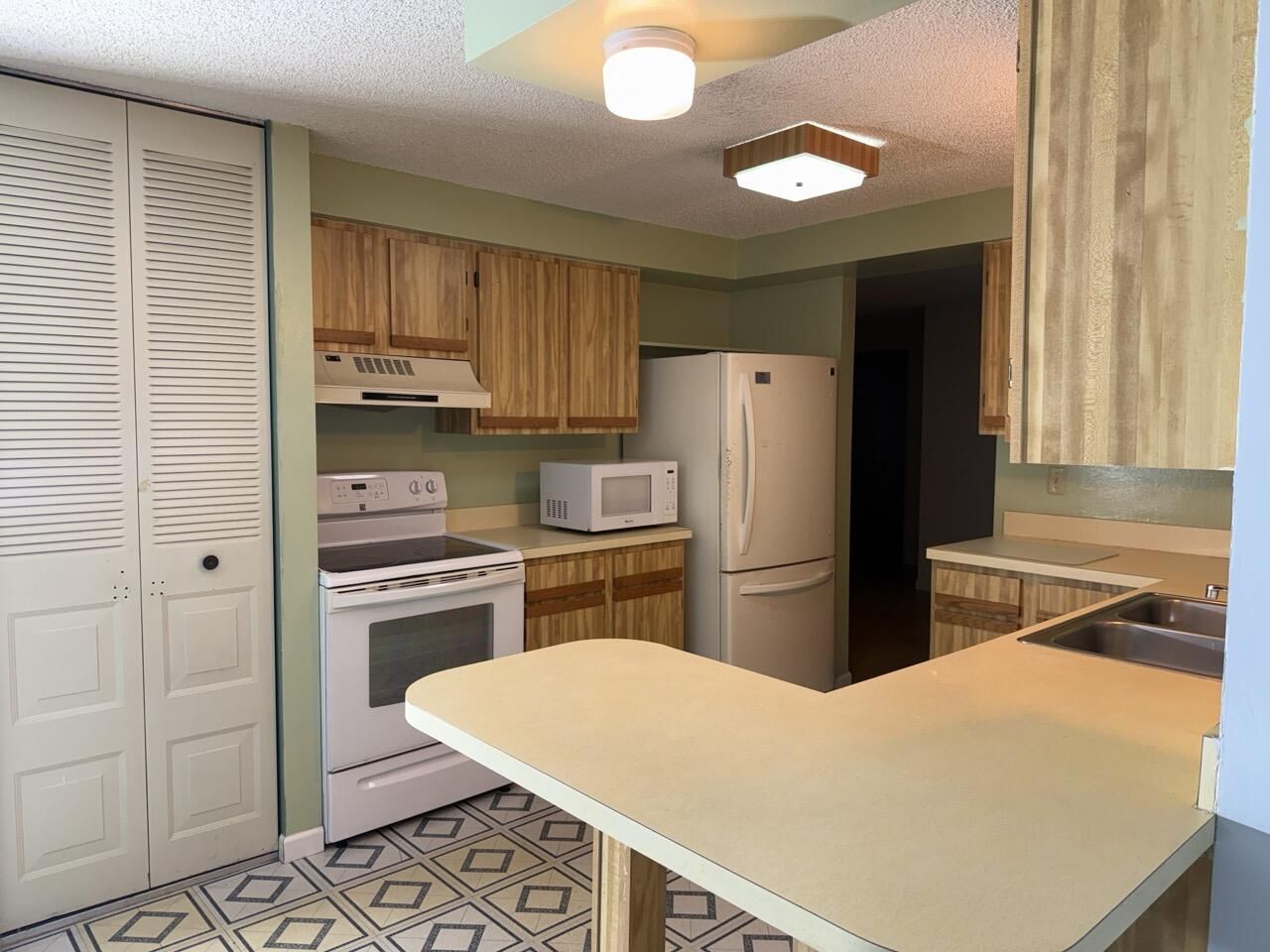 8461 Theresa Road, Boynton Beach, FL 33472 Photo