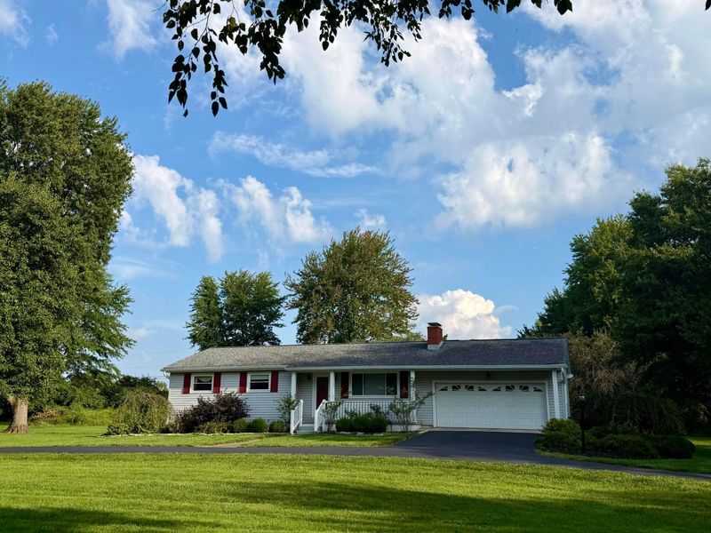 522 Woodside Drive SW, Pataskala, OH 43062 Photo 2