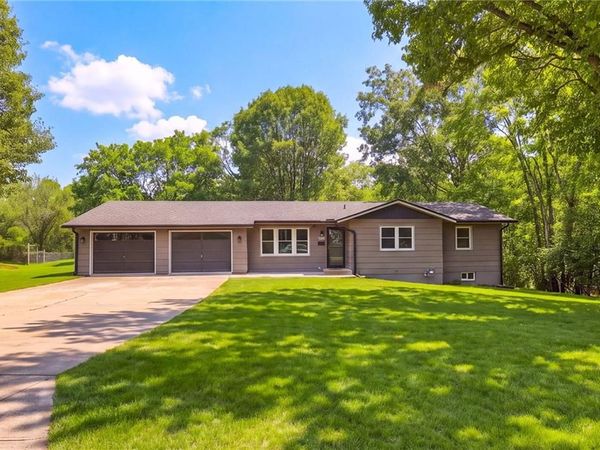 709 Broad Street, Warrensburg, MO 64093