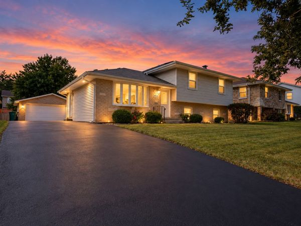 1705 Corregidor Street , Joliet, IL 60435