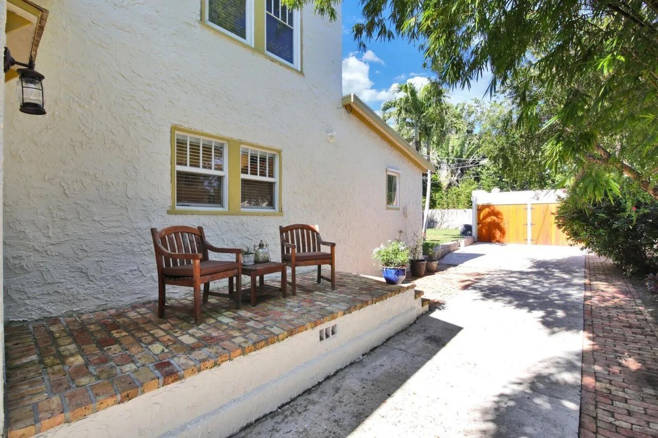 607 Flamingo Drive, West Palm Beach, FL 33401 Photo