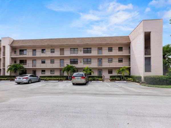 10442 Sunrise Lakes Boulevard, Unit 212, Sunrise, FL 33322