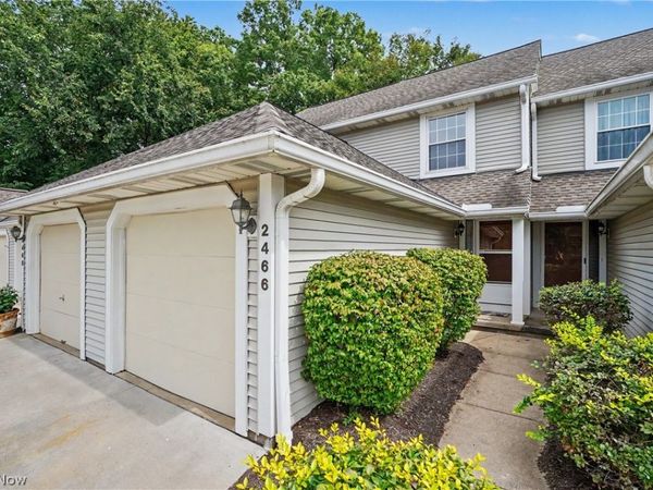2466 Wrens Drive S, Stow, OH 44224