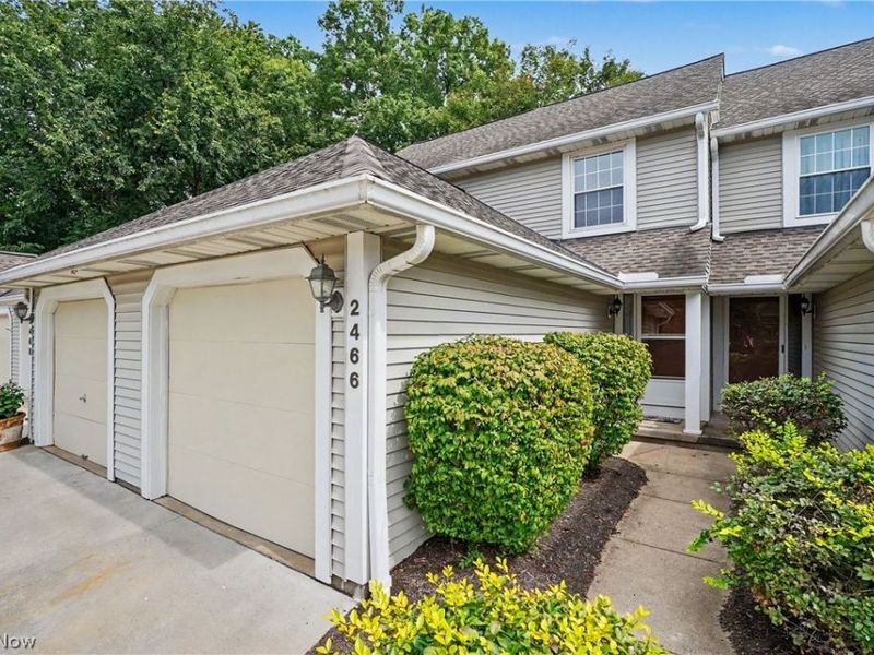 2466 Wrens Drive S, Stow, OH 44224 Photo 1