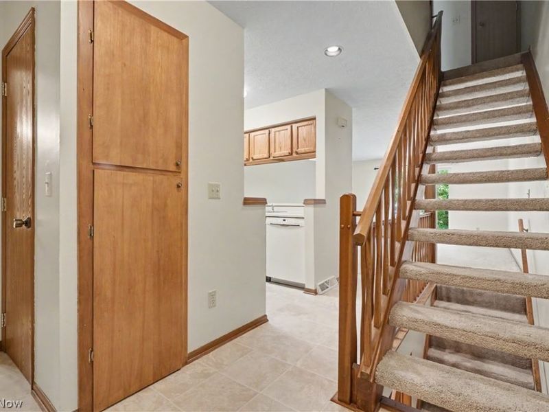 2466 Wrens Drive S, Stow, OH 44224 Photo 4