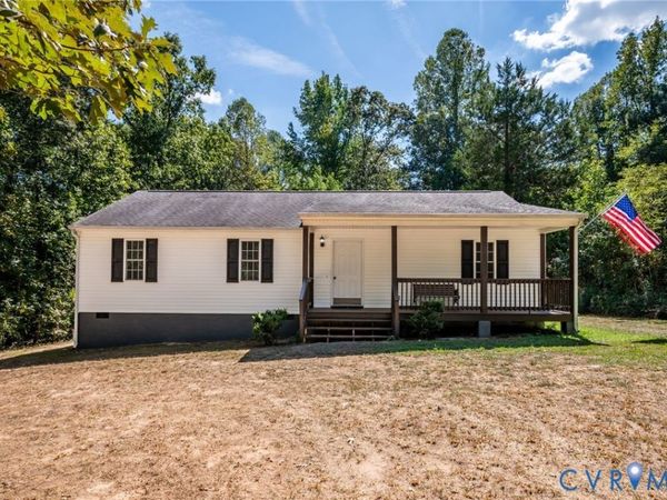 926 Arlington Court , Tappahannock, VA 23115