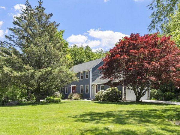 22 Ponnakin Hill Rd, Charlton, MA 01507