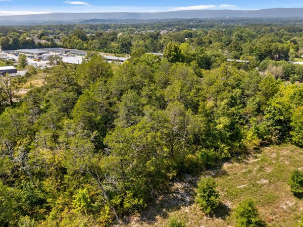 1983 Thrasher Pike , Hixson, TN 37343