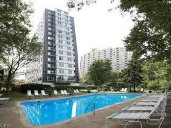12520 Edgewater Drive, Unit 309, Lakewood, OH 44107