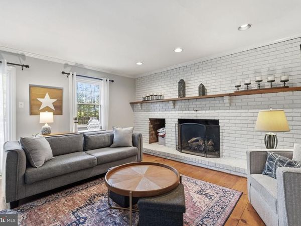 6 MOON CIRCLE, YARDLEY, PA 19067