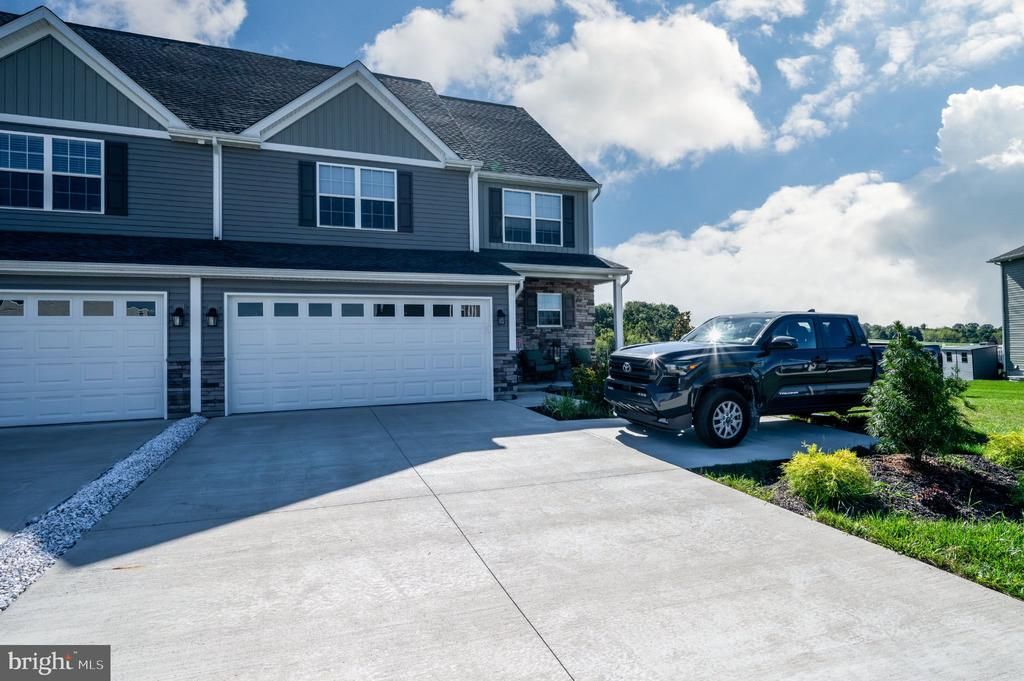 125 SUNGLO DRIVE, LEESPORT, PA 19533