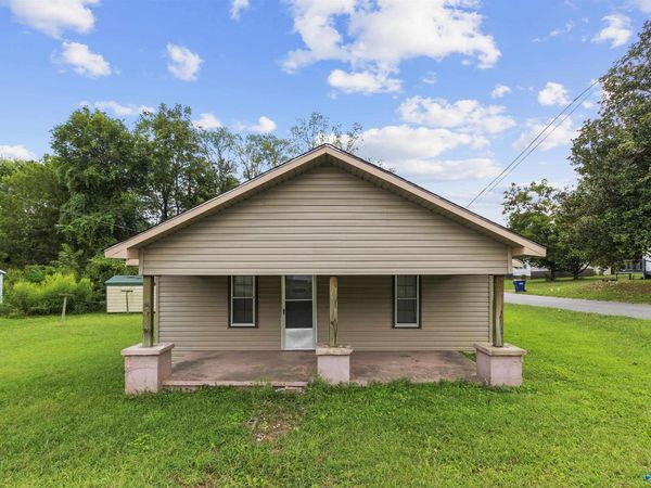 353 4th Avenue NW, Arab, AL 35016