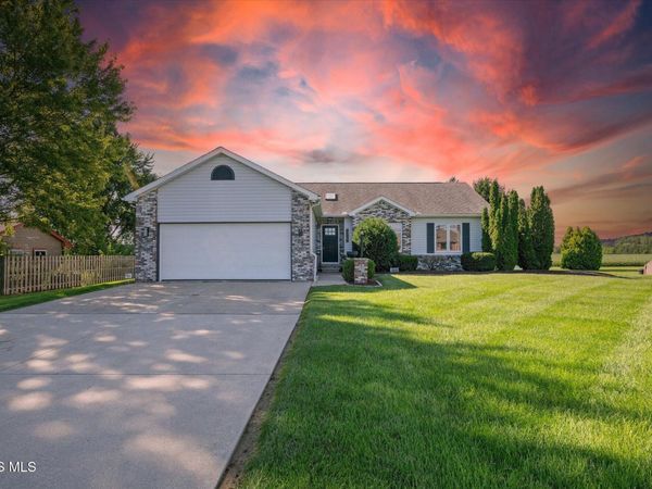 4616 Pickle Road, Oregon, OH 43616