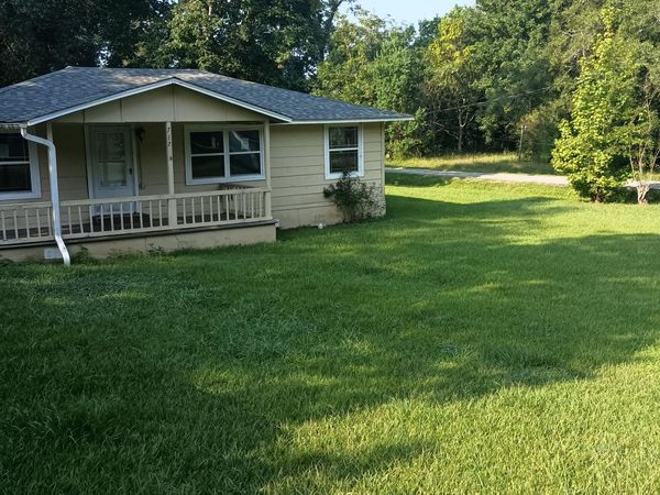 717 W Main St., Sandersville, MS 39439