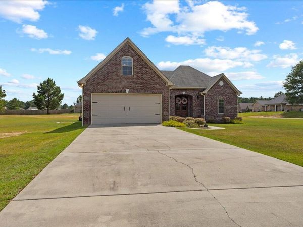 2 Read, Ellisville, MS 39437