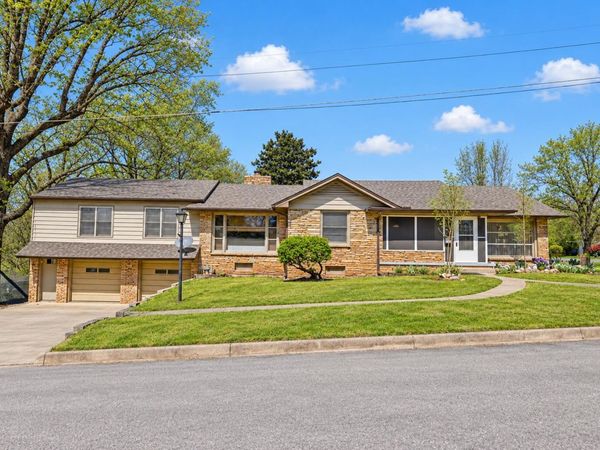 600 Walnut Drive, Neosho, MO 64850