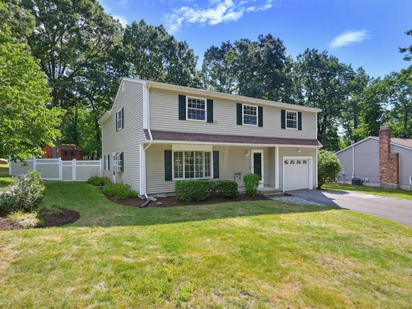 21 Stagecoach Dr, Ashland, MA 01721
