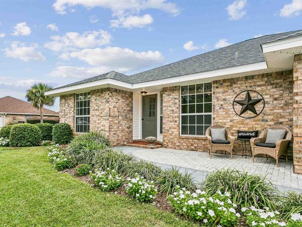 1329 Connemara Cir, Gulf Breeze, FL 32563
